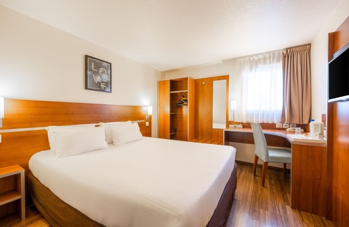 Colombier-Saugnieu Hotel | Comfort Hotel Aeroport Lyon St Exupery