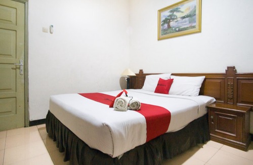 Ternate Hotel | RedDoorz Near Pantai Falajawa Ternate