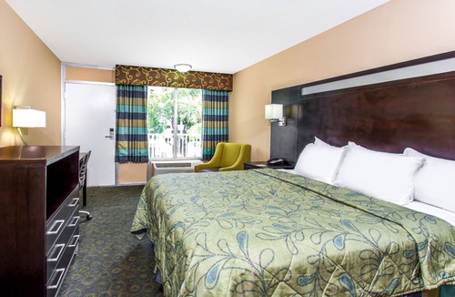 Riverside Park Hotel | Days Inn by Wyndham Fort Lauderdale Airport Cruise Port