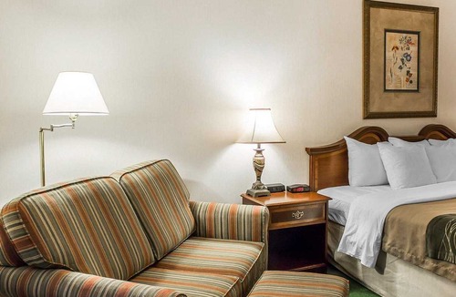 Manistique Hotel | Comfort Inn