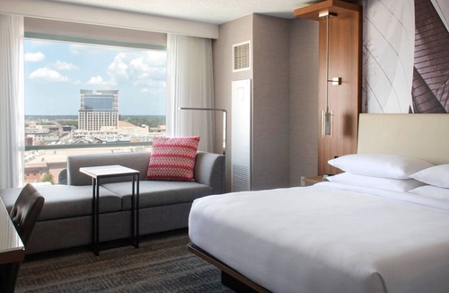 Downtown Hotel | Norfolk Waterside Marriott