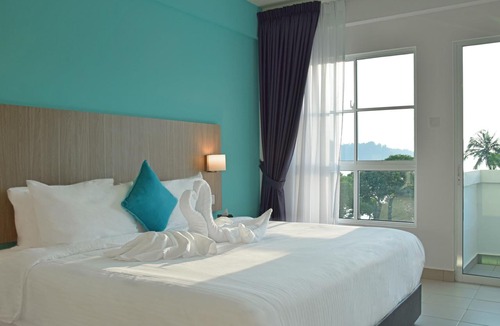 Pangkor Island Hotel | AVI Pangkor Beach Resort
