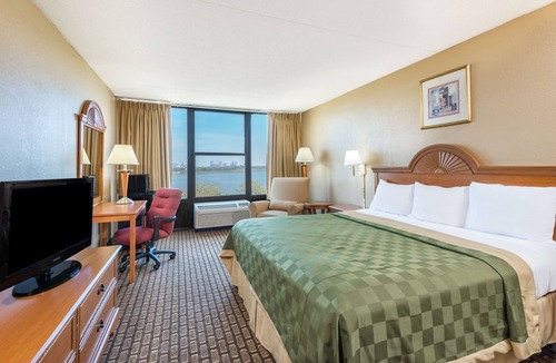 Pleasantville Hotel | Ramada by Wyndham West Atlantic City