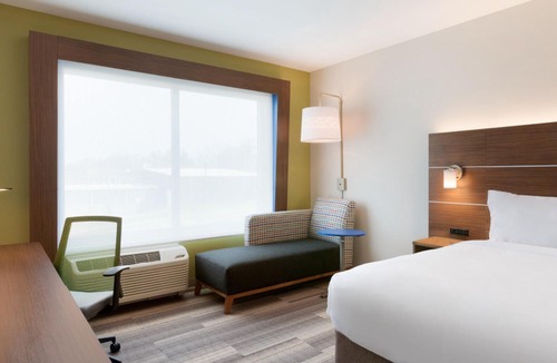 Roselawn Finance Hotel | Holiday Inn Express & Suites - Cincinnati NE - Red Bank Road, an Ihg Hotel