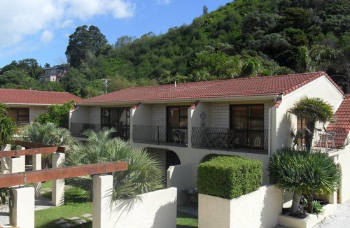 Onetangi Hotel | Onetangi Beach Apartments
