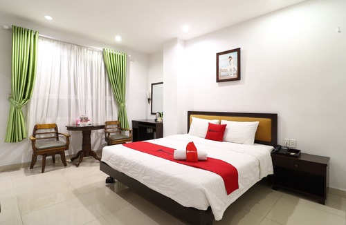 Tan Binh Hotel | RedDoorz Plus near Hoang Van Thu Park 1