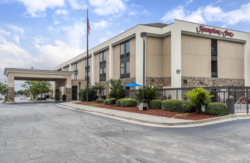 Douglas Hotel | Hampton Inn Douglas