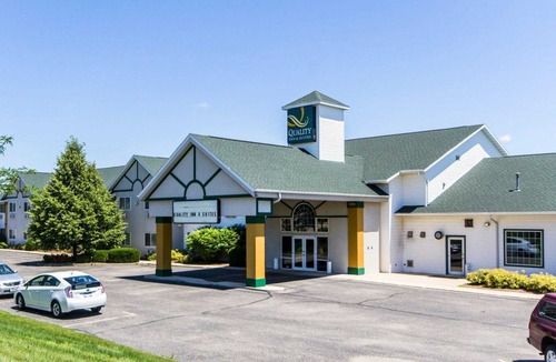 Stoughton Hotel | Quality Inn & Suites Stoughton - Madison South