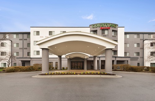 Woodbridge Hotel | Courtyard by Marriott Potomac Mills Woodbridge