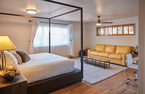 Clear Lake Hotel | Bed & Barrel at Stonehouse Cellars