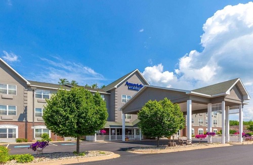 Iron Mountain Hotel | AmericInn by Wyndham Iron Mountain