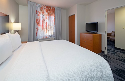 Bremerton Hotel | Fairfield Inn & Suites Seattle Bremerton