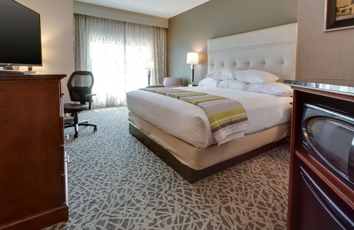 South Hills Hotel | Drury Inn & Suites Pittsburgh Airport Settlers Ridge