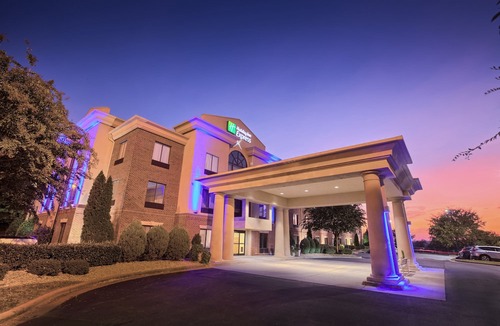 North Raleigh Hotel | Holiday Inn Express Hotel & Suites Raleigh North - Wake Forest, an Ihg Hotel