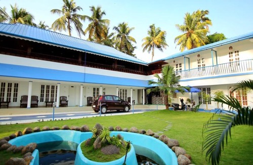 Kuzhuppilly Hotel | Mare Blu Resort