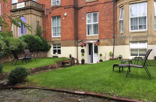 Cheetham Hill Hotel | Queens Guesthouse Manchester