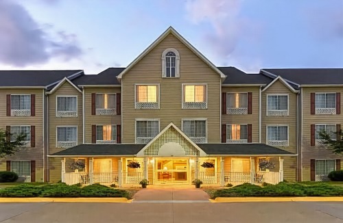 Quad Cities Hotel | Country Inn & Suites by Radisson, Davenport, IA