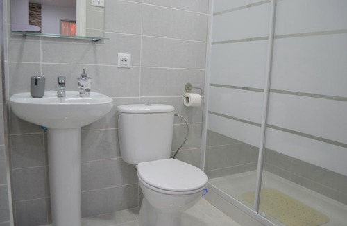 Alicante Hotel | Fantastic 1 Bedroom Apartment with Gallery Cb6ev