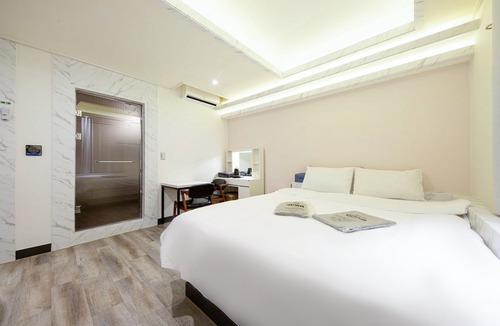 Sindang-dong Hotel | Daegu Seongseo Hotel the Stay Romantic