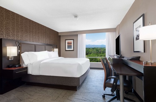 Belcaro Hotel | DoubleTree by Hilton Denver Cherry Creek