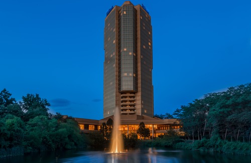 Alexandria West Hotel | Hilton Alexandria Mark Center