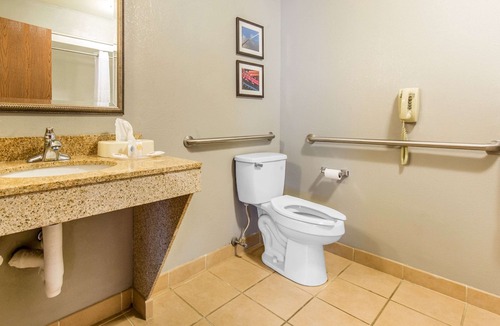 Fairview Heights Hotel | Comfort Suites Fairview Heights