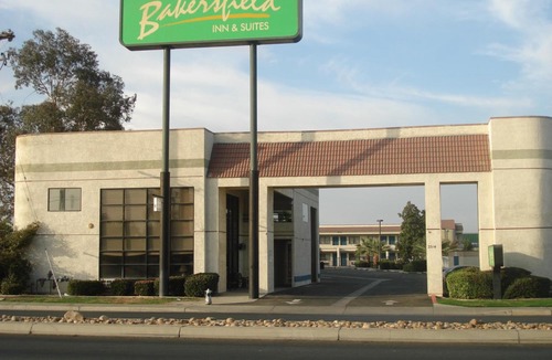 Pumpkin Center Hotel | Bakersfield Inn & Suites