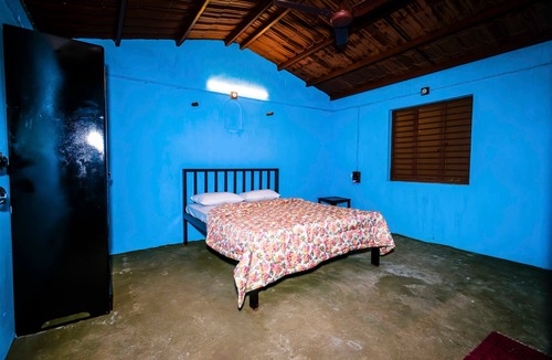 Satara Hotel | Cozy Basic Room in A Picturesque Wada 1