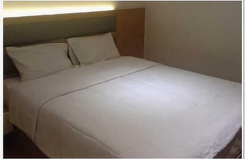 Makassar Hotel | RedDoorz Plus @ Losari Makassar