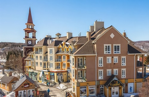 Mont-Tremblant Pedestrian Village Hotel | Tour des Voyageurs