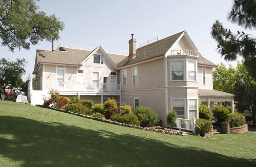 Auburn Hotel | Power's Mansion Inn