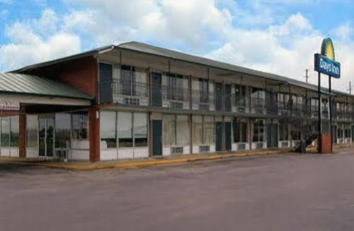 Newport Hotel | Days Inn by Wyndham Newport