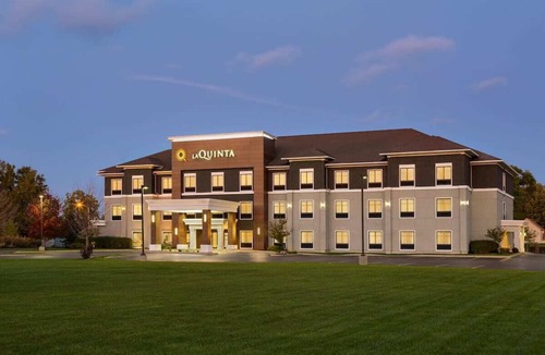 Lackawanna Hotel | La Quinta Inn & Suites by Wyndham Lackawanna