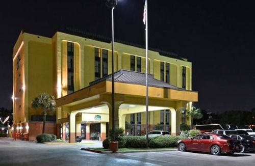 North Shore Hotel | Quality Inn
