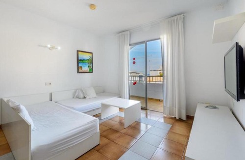San Antonio Bay Hotel | Apartamentos San Antonio Beach