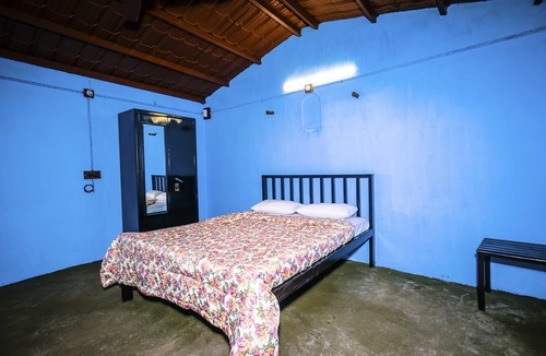 Satara Hotel | Cozy Basic Room in A Picturesque Wada 8