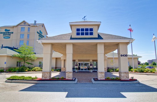Gateway Hotel | Homewood Suites by Hilton Toronto-Mississauga