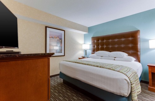 Crestline Heights Hotel | Drury Inn & Suites Birmingham Grandview