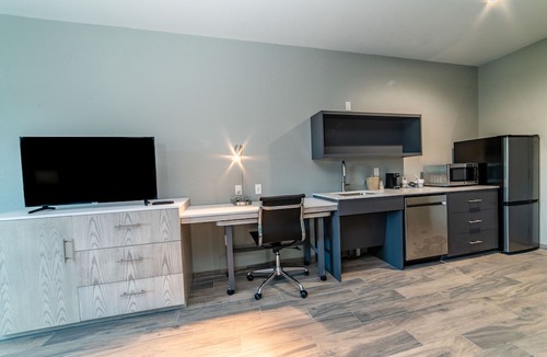 Everglades City Hotel | Everglades Adventures Hotel Suites by Ivey House