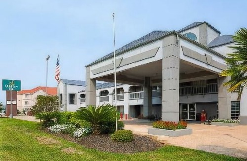 Clute Hotel | Quality Inn Clute Freeport