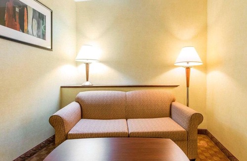 South Point Hotel | Comfort Suites South Point - Huntington