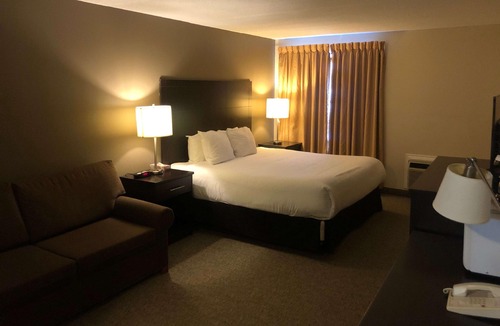 Lindsay Hotel | Ramada by Wyndham Lindsay