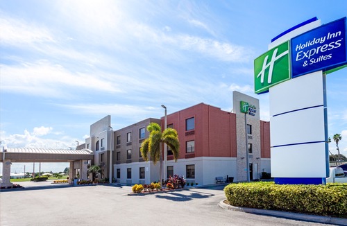 Clewiston Hotel | Holiday Inn Express Hotel & Suites Clewiston, an IHG Hotel