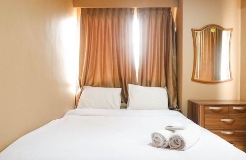 Suko Manunggal Hotel | Vibrant and Spacious 2Br + 1 Apartment at Taman Beverly