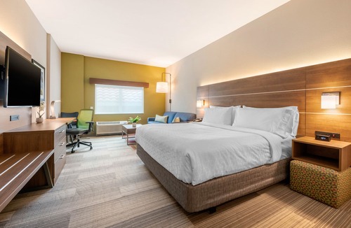 Ruskin Hotel | Holiday Inn Express & Suites Ruskin, an Ihg Hotel