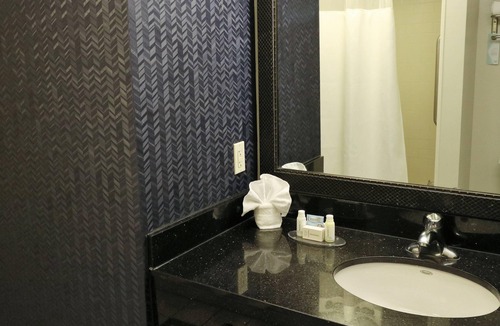 Downtown San Antonio Hotel | Fairfield Inn & Suites by Marriott San Antonio Downtown/Alamo Plaza