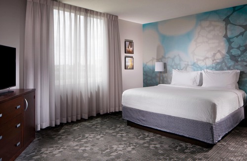 Downtown Hotel | Courtyard Miami Dadeland