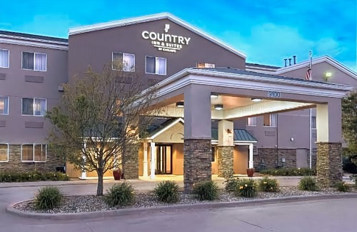 Cedar Rapids - Iowa City Hotel | Country Inn & Suites by Radisson, Cedar Rapids Airport, IA