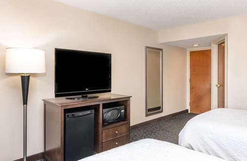 Evansville Hotel | Hampton Inn Evansville