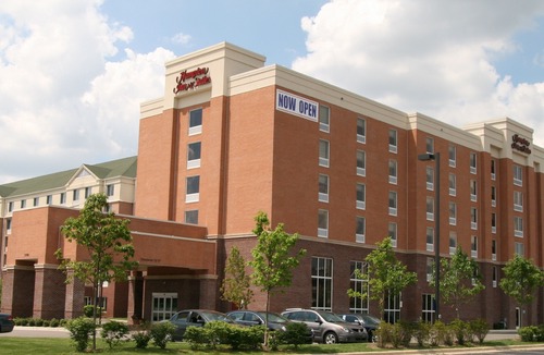Romulus Hotel | Hampton Inn & Suites Detroit/Airport Romulus